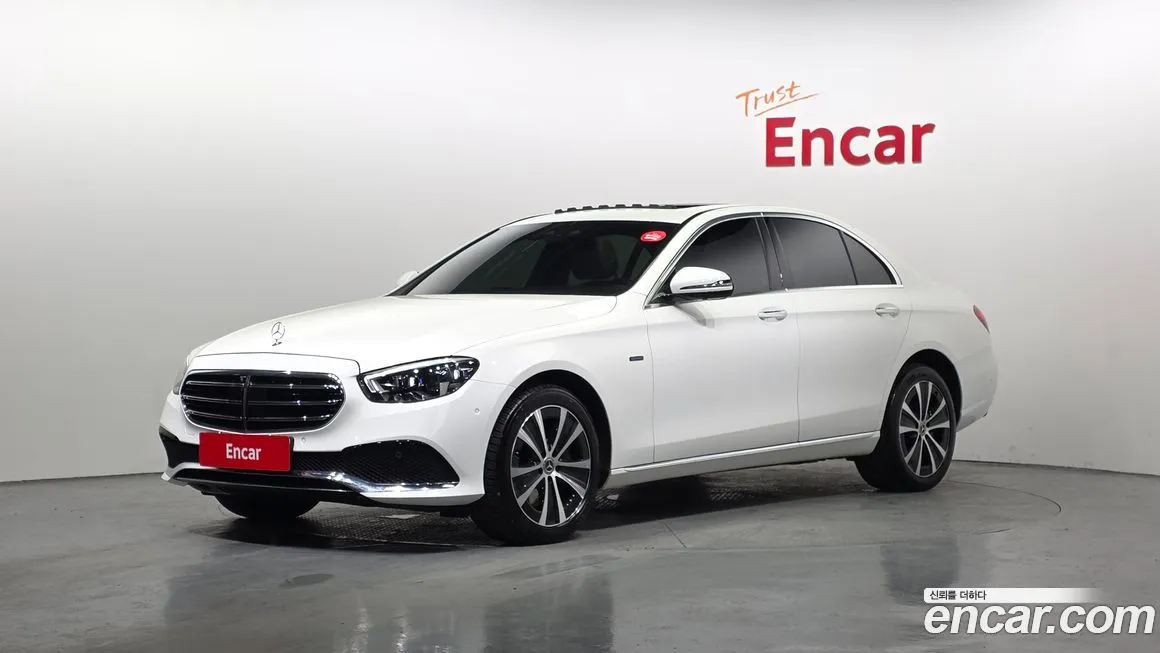 Mercedes-Benz E-Class — фото 1