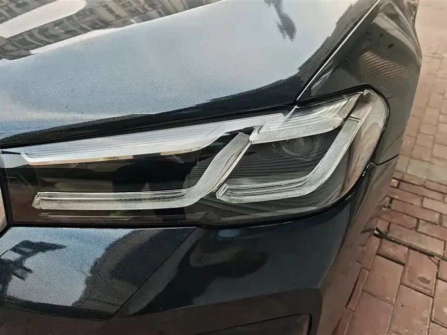 BMW 5 Series — фото 10
