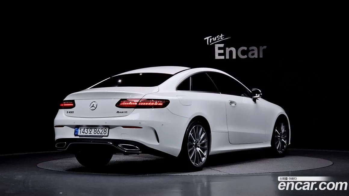 Mercedes-Benz E-Class — фото 9
