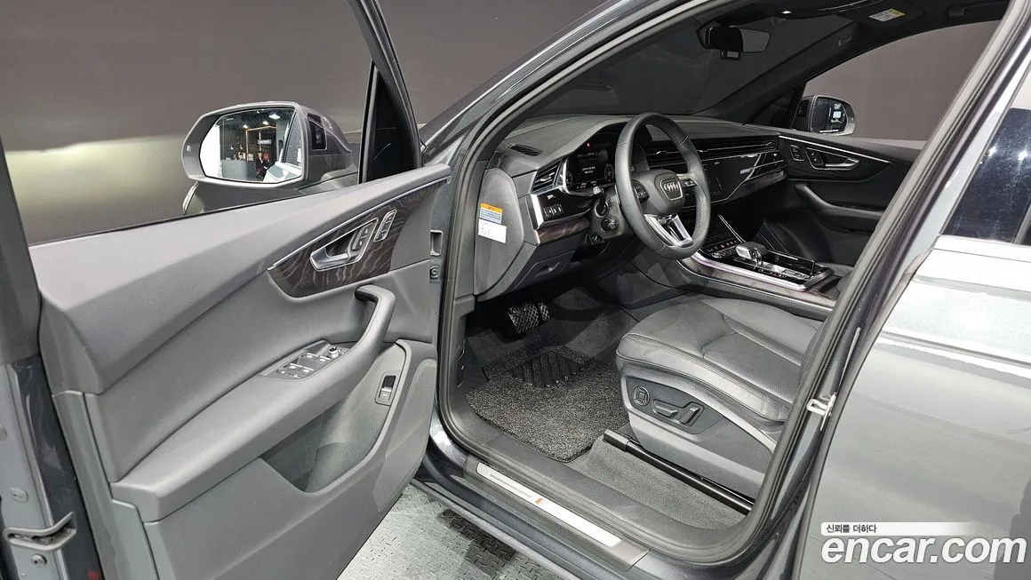 Audi Q7 2021 из KR, фото 9