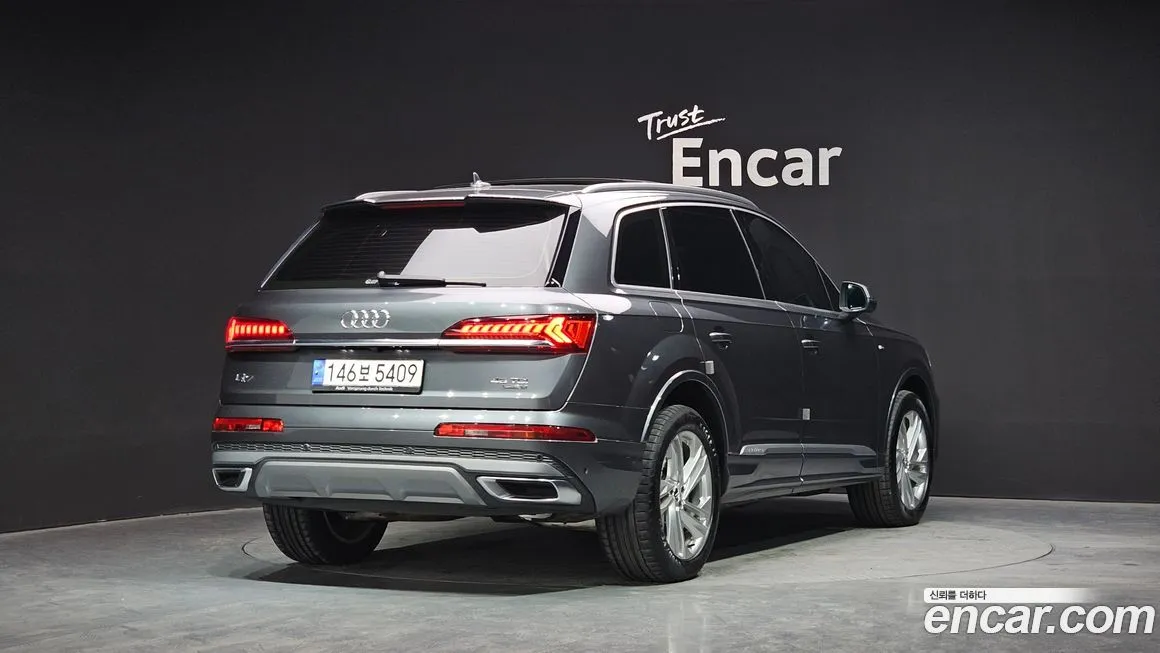 Audi Q7 2021 из KR, фото 4
