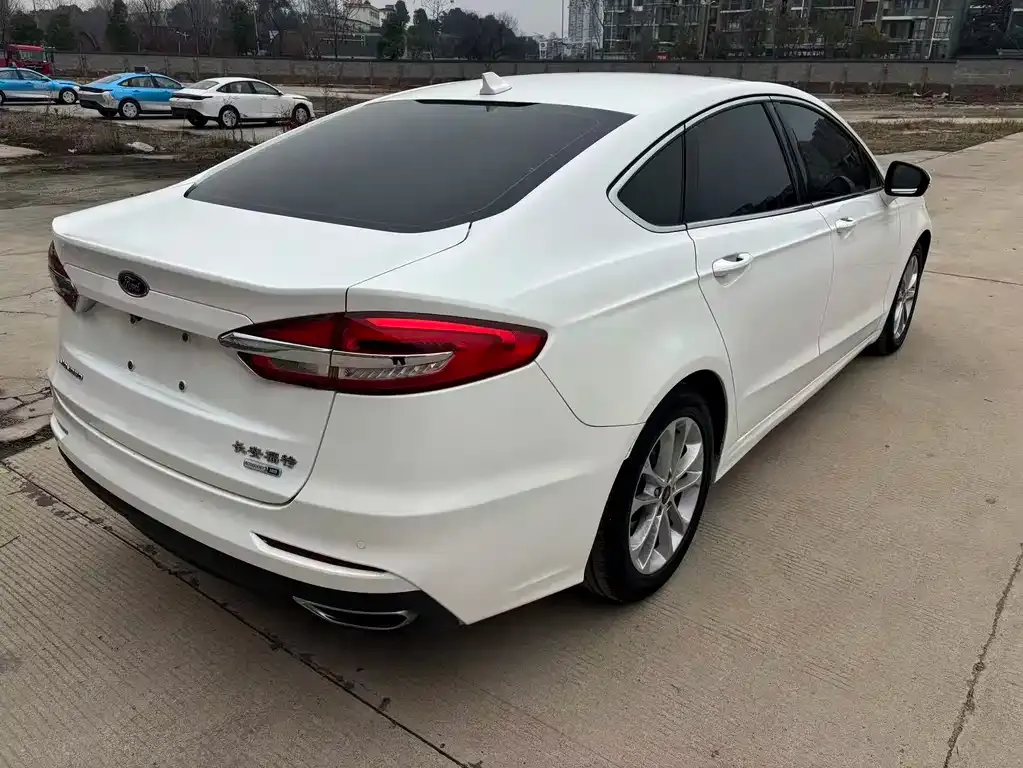Ford Mondeo 2021 из CN, фото 5