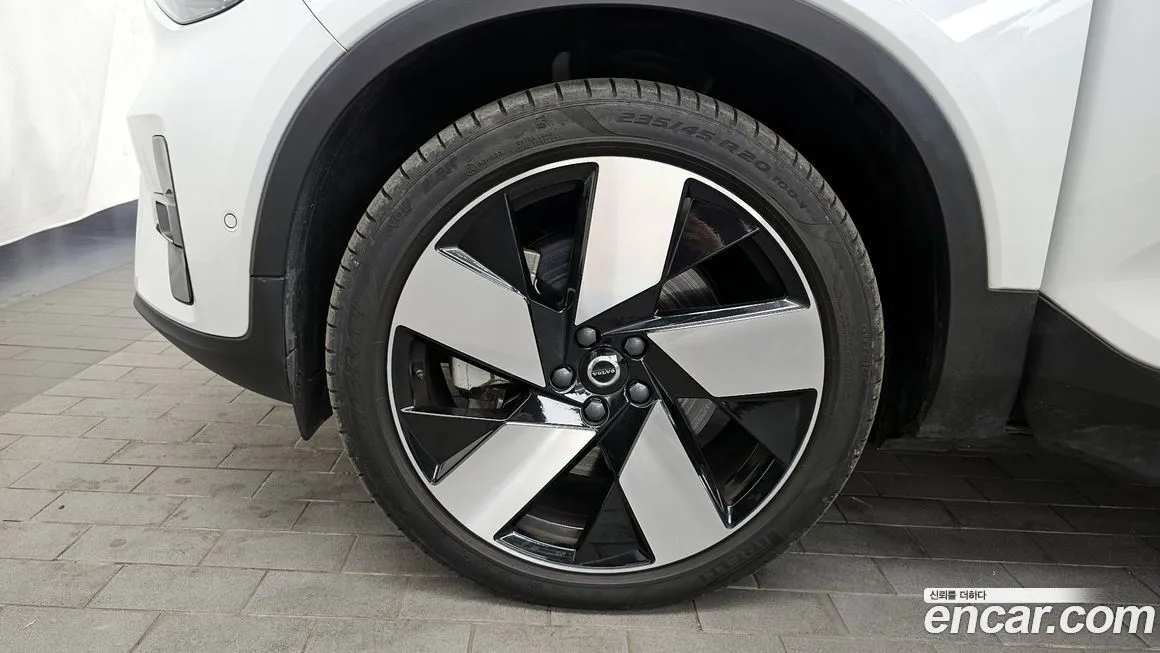 Volvo XC40 2024 из KR, фото 5