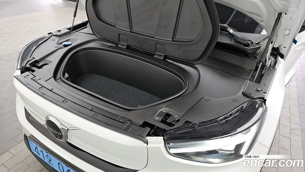 Volvo XC40 2024 из KR, фото 7