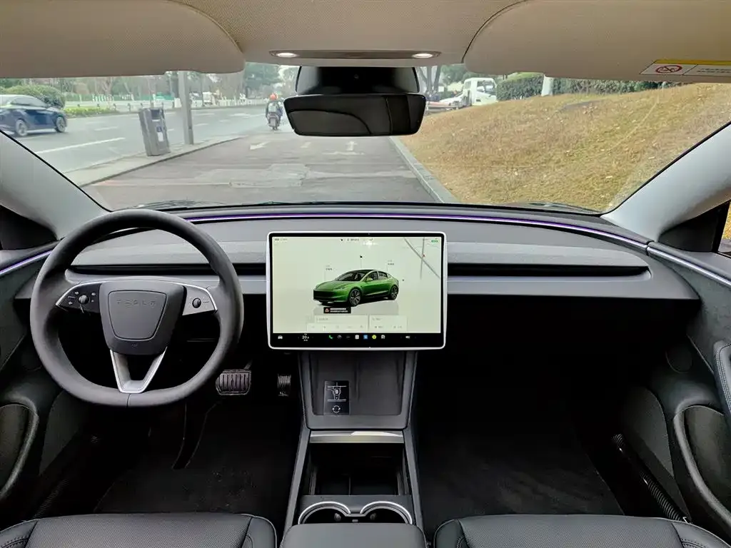 Tesla Model 3 — фото 4