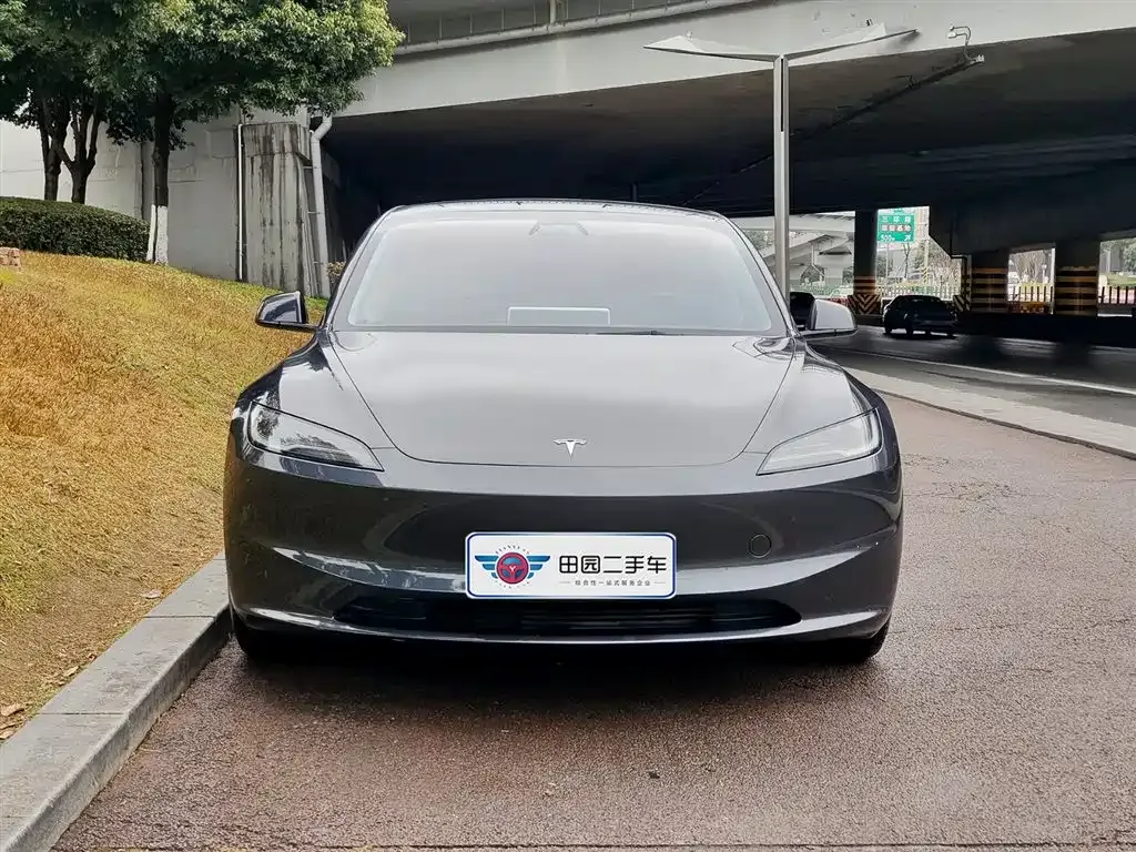 Tesla Model 3 — фото 8