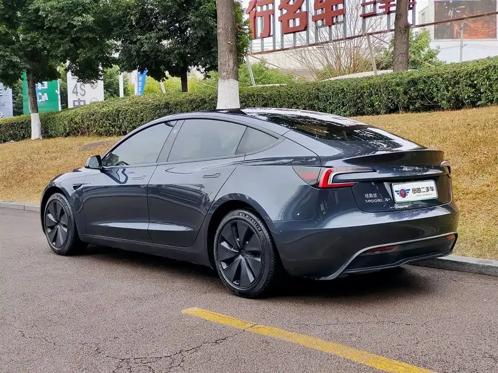 Tesla Model 3 — фото 7