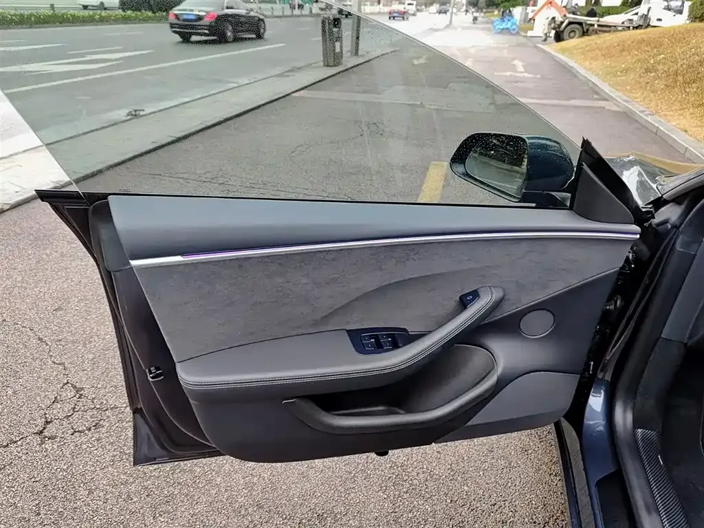 Tesla Model 3 — фото 3
