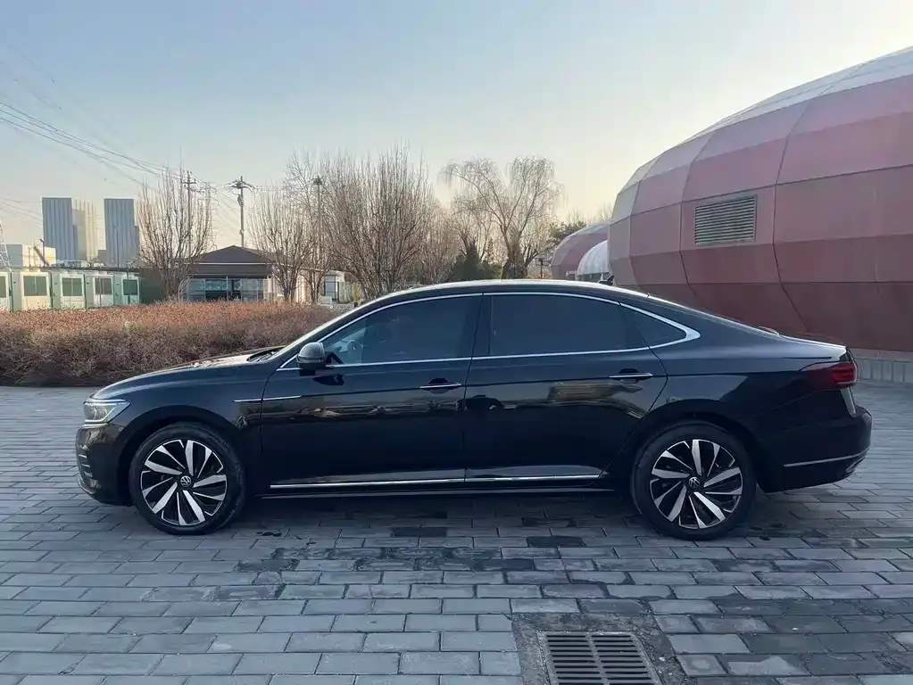 Volkswagen Passat — фото 4