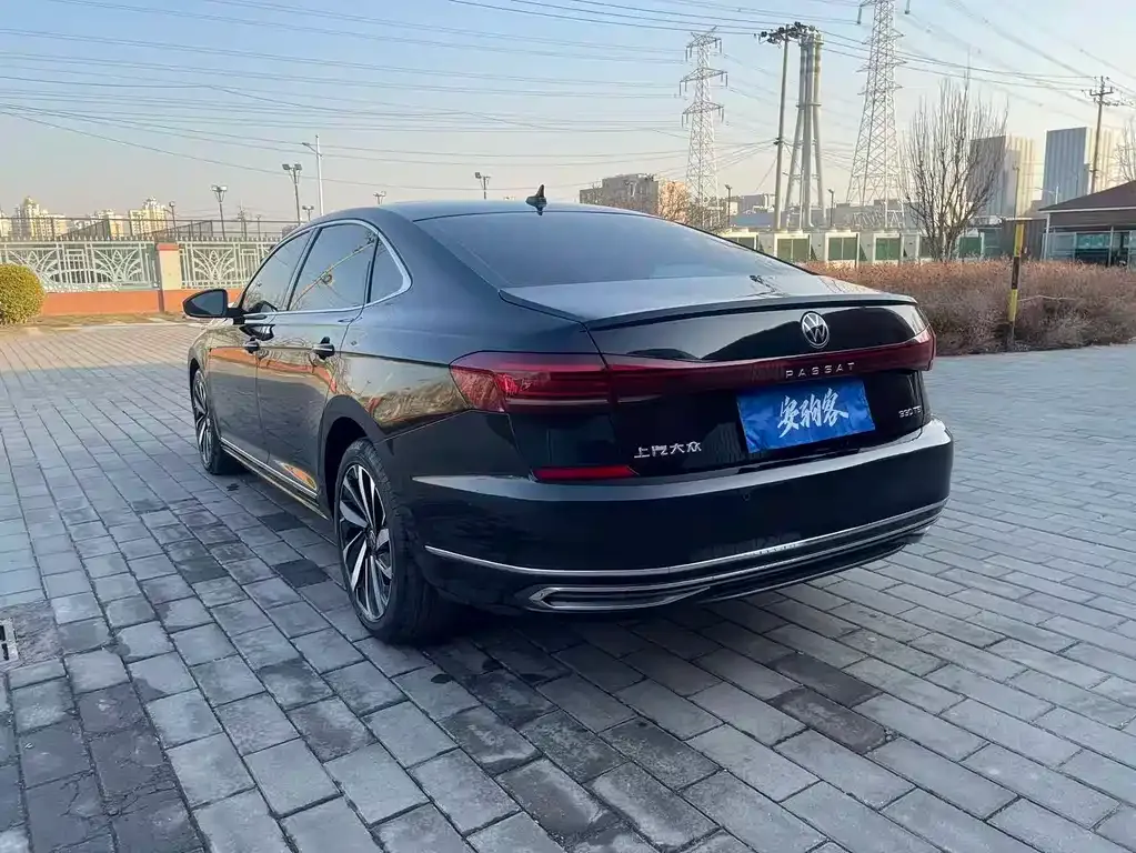 Volkswagen Passat — фото 6