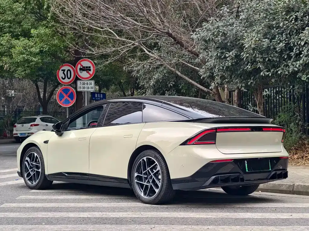 XPeng P7+ — фото 10
