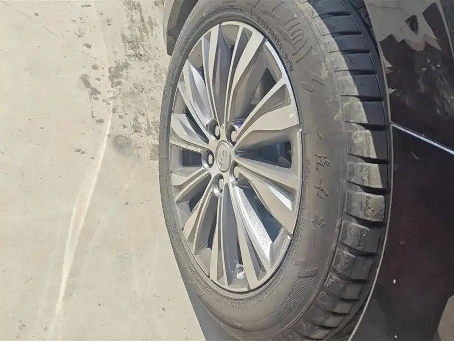 Hongqi E-QM5 2025 из CN, фото 6