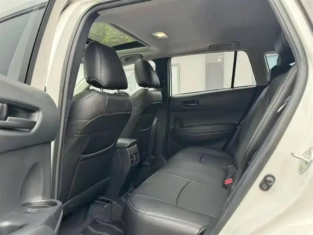 Toyota Corolla Cross — фото 8