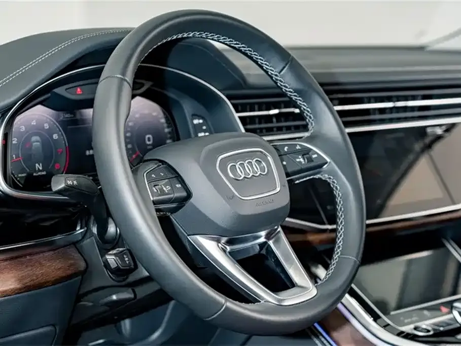 Audi Q7 2024 из CN, фото 10