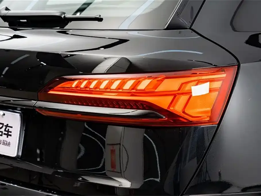 Audi Q7 2024 из CN, фото 6
