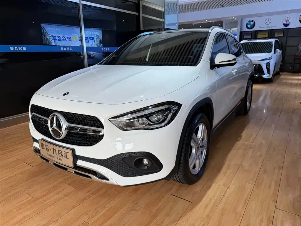 Mercedes-Benz GLA — фото 1