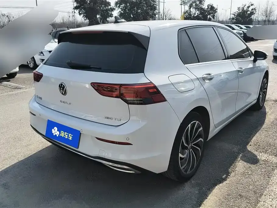 Volkswagen Golf 2023 из CN, фото 2