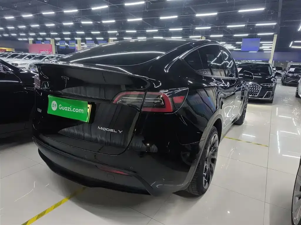 Tesla Model Y 2024 из CN, фото 3