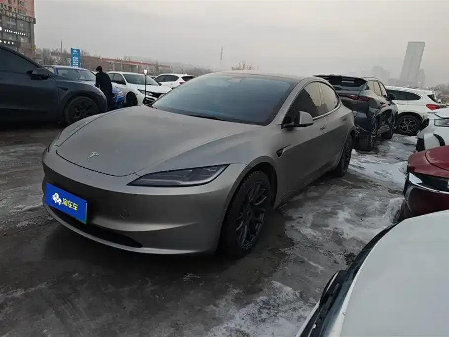 Tesla Model 3 — фото 1