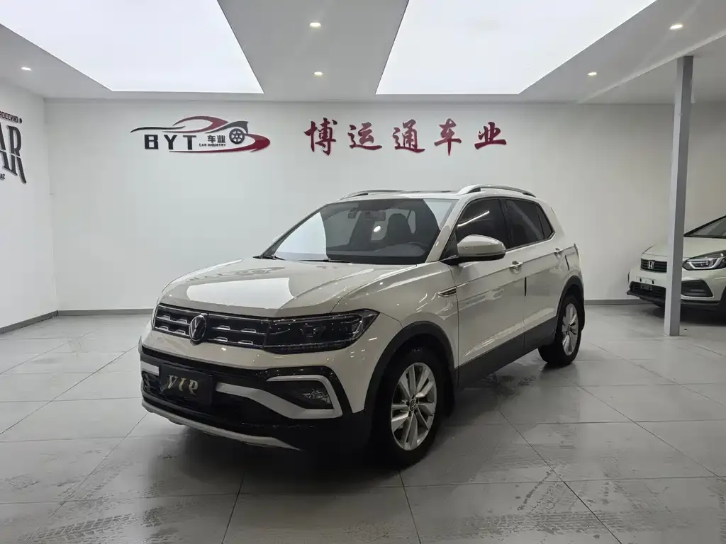Volkswagen T-Cross — фото 1