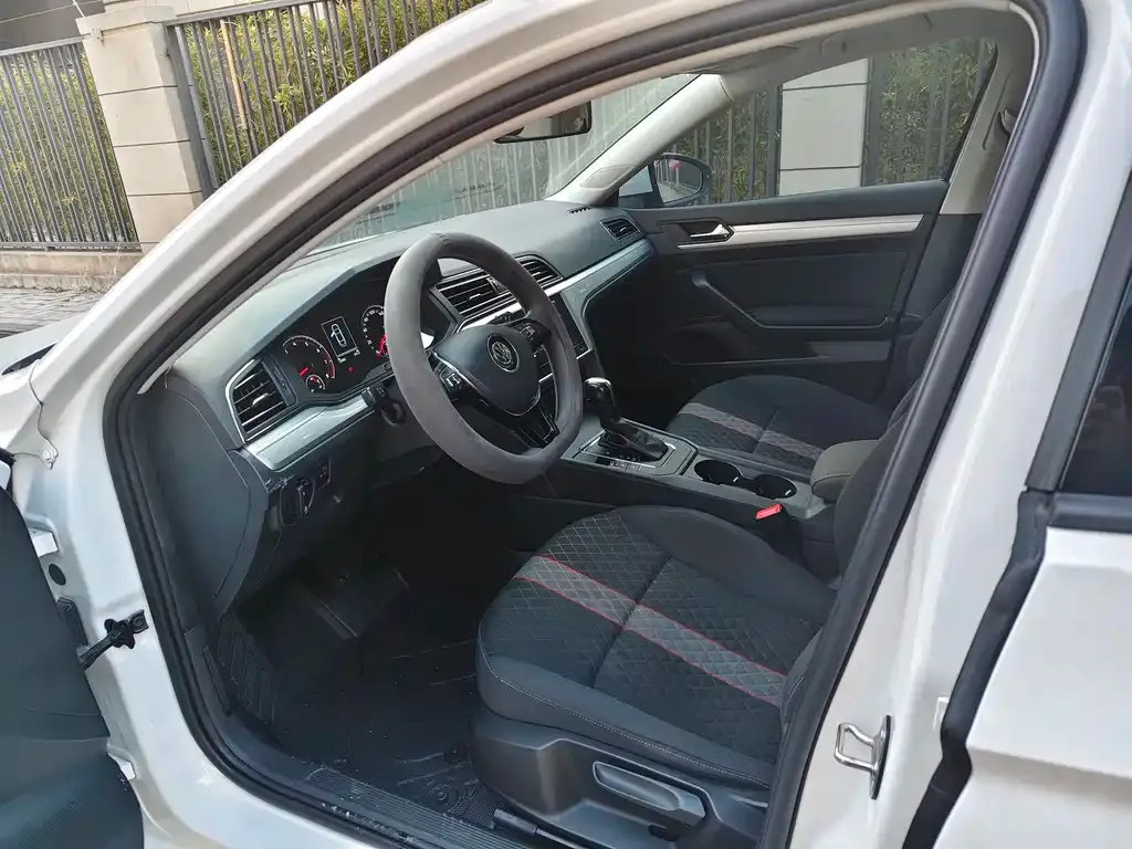 Volkswagen Lamando 2021 из CN, фото 9