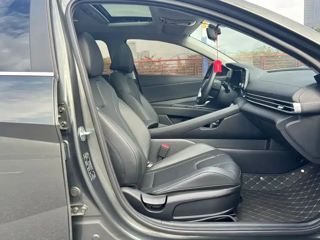 Hyundai Elantra 2024 из CN, фото 8
