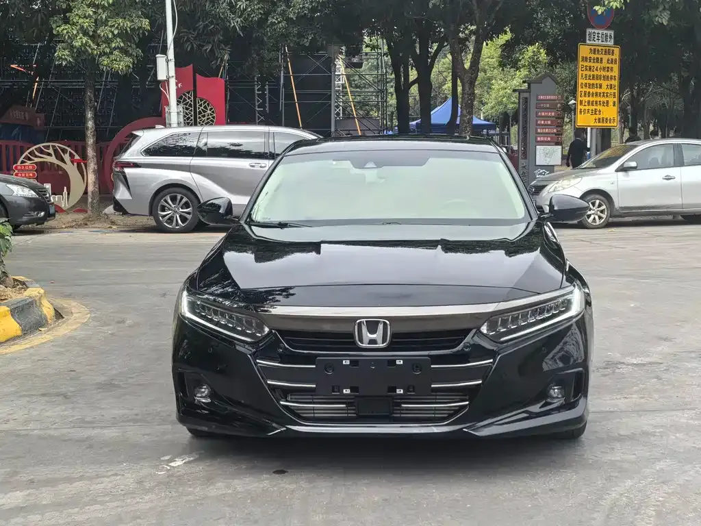 Honda Accord — фото 8