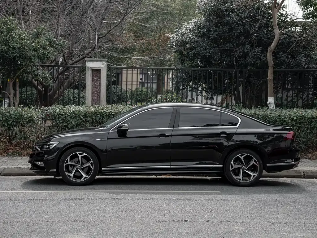 Volkswagen Magotan 2023 из CN, фото 9