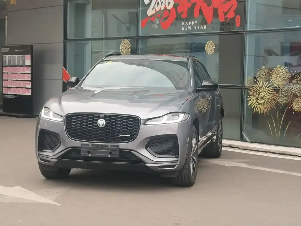 Jaguar F-PACE — фото 1