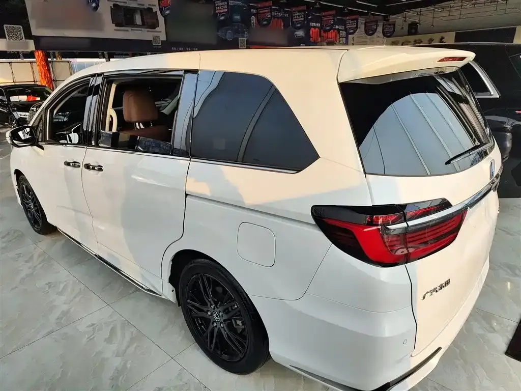 Honda Odyssey 2023 из CN, фото 4