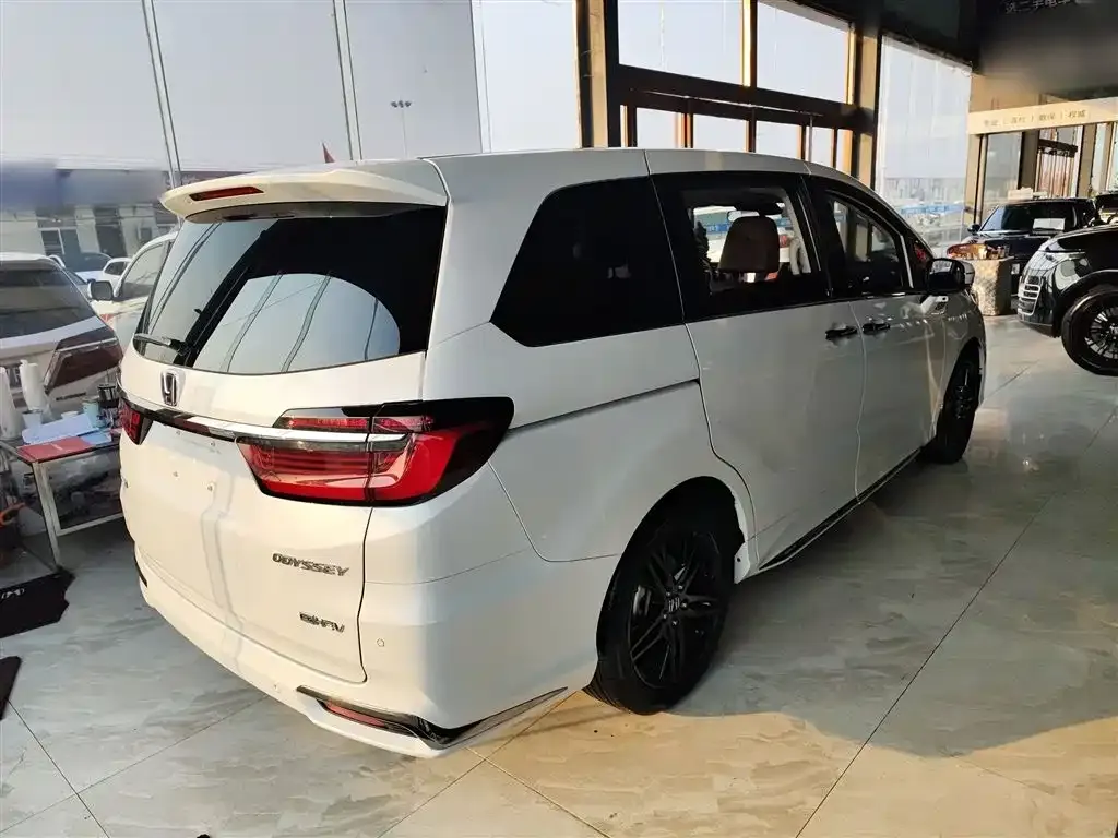 Honda Odyssey 2023 из CN, фото 2