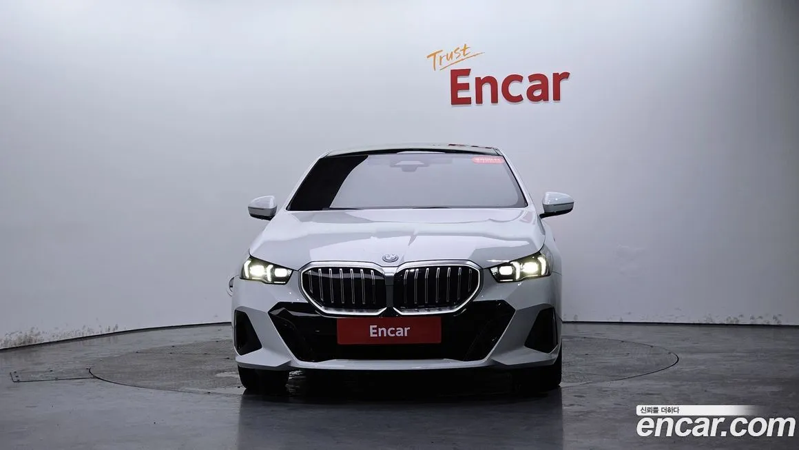 BMW 5-Series 2025 из KR, фото 4