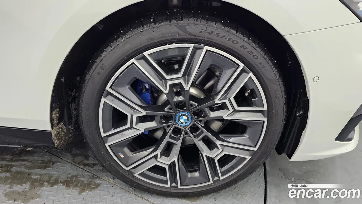 BMW 5-Series 2025 из KR, фото 9
