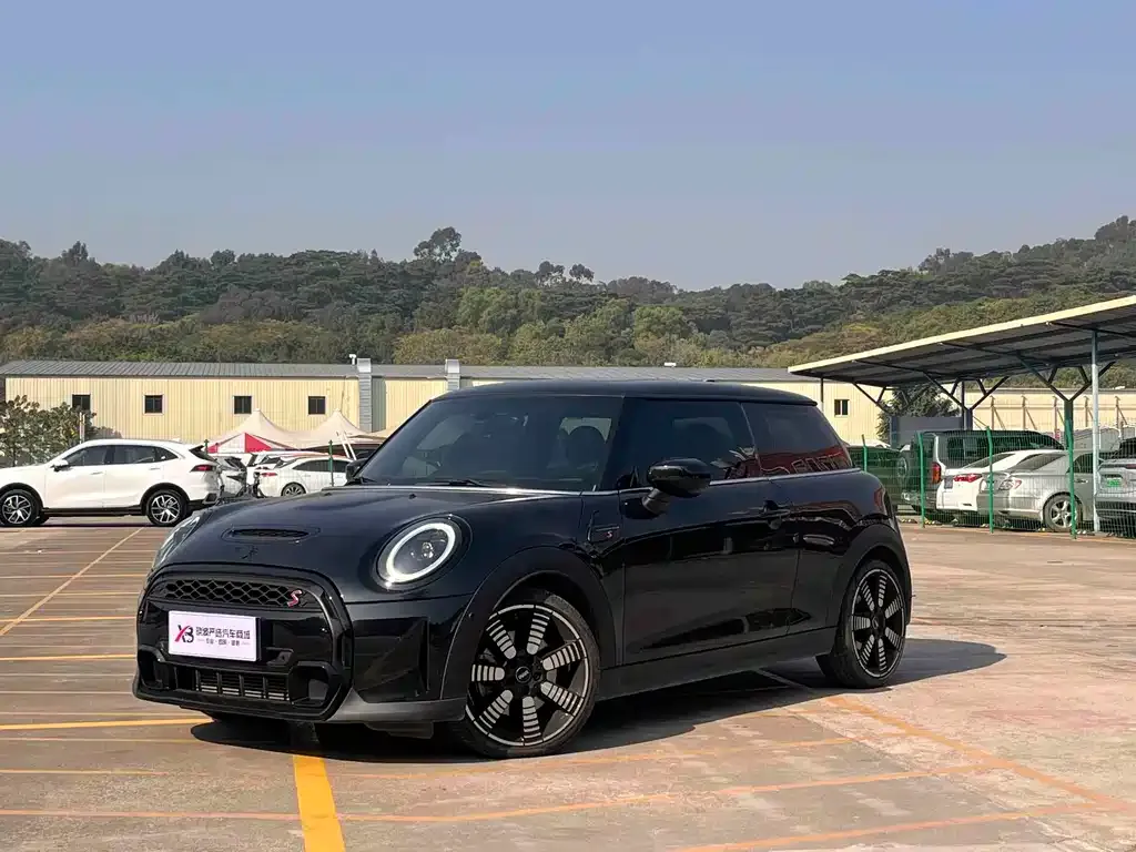 MINI Cooper (3-door) 2023 из CN, фото 1