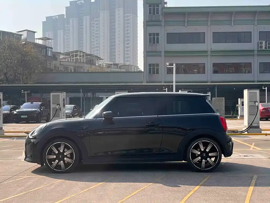 MINI Cooper (3-door) 2023 из CN, фото 5