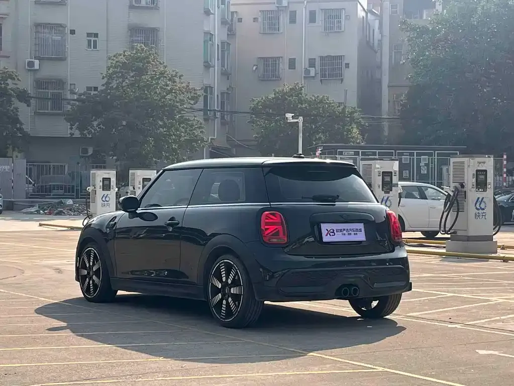 MINI Cooper (3-door) 2023 из CN, фото 9