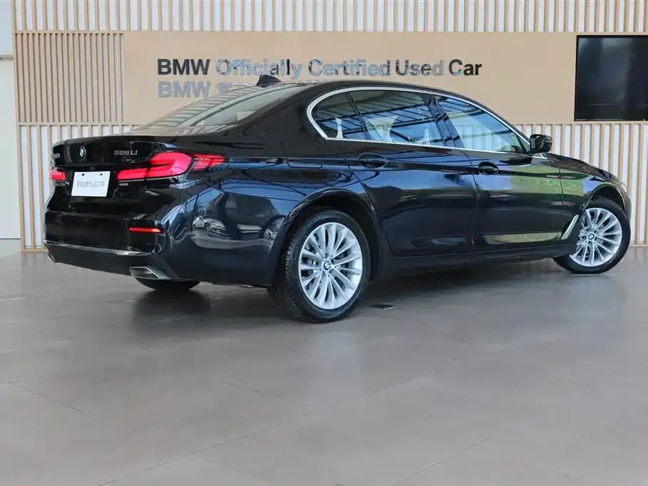 BMW 5 Series — фото 9