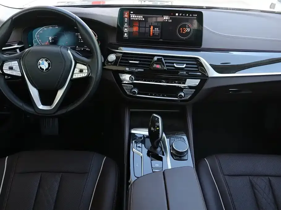 BMW 5 Series — фото 10