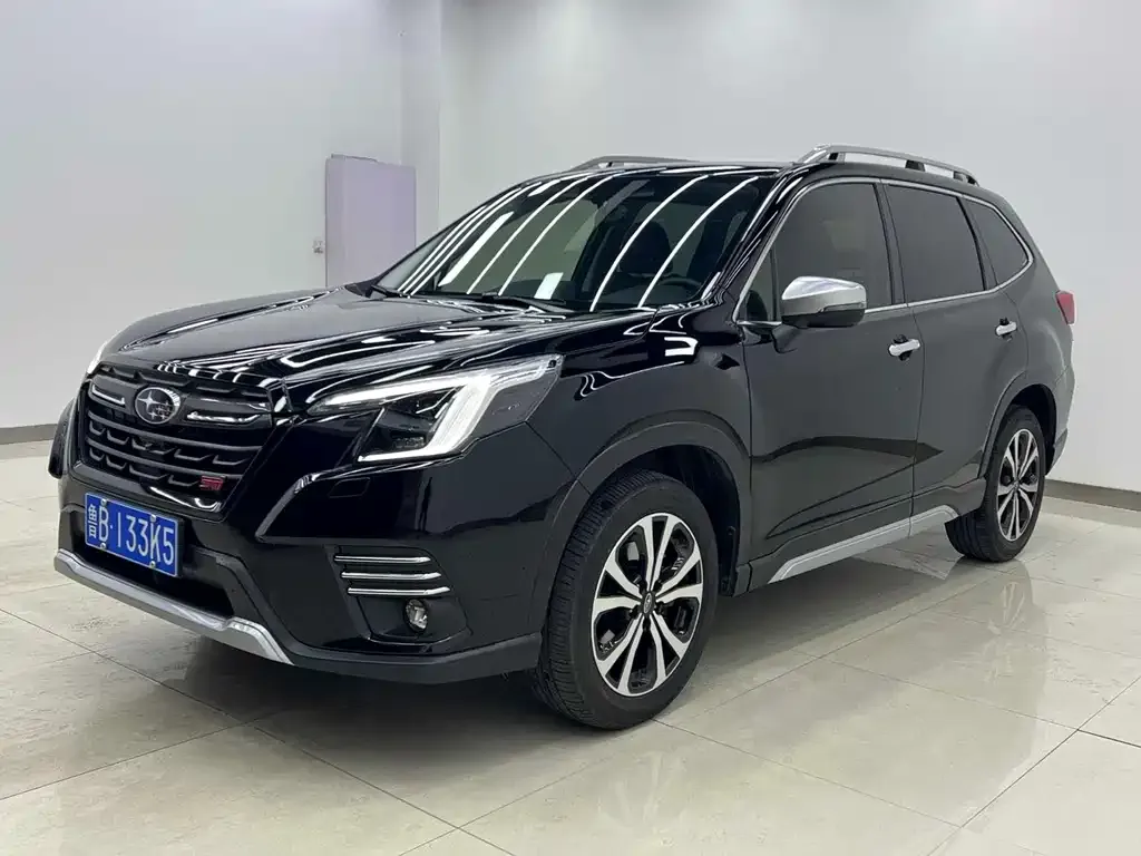 Subaru Forester — фото 1