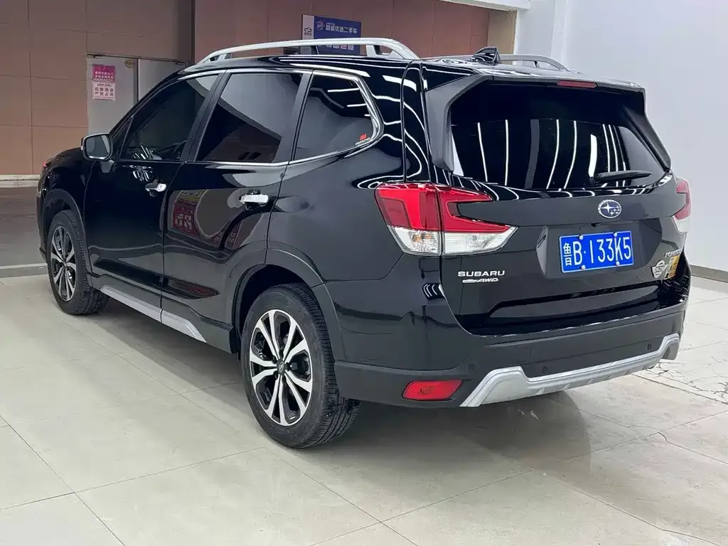 Subaru Forester — фото 8