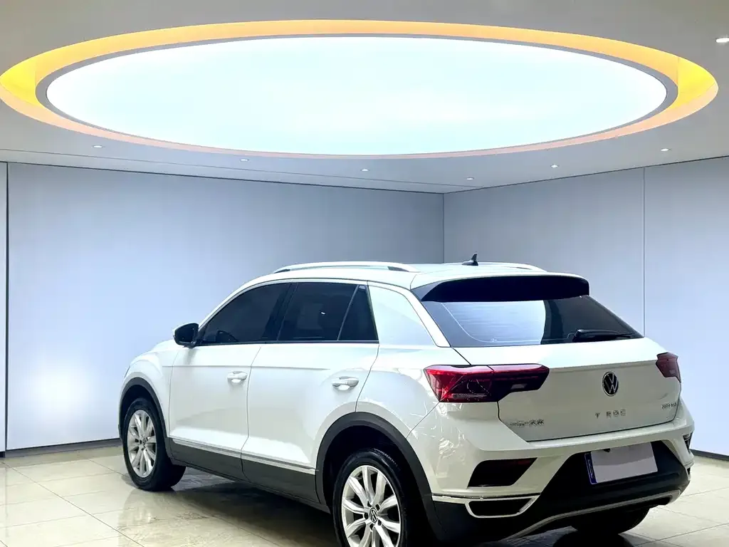 Volkswagen T-Roc — фото 3