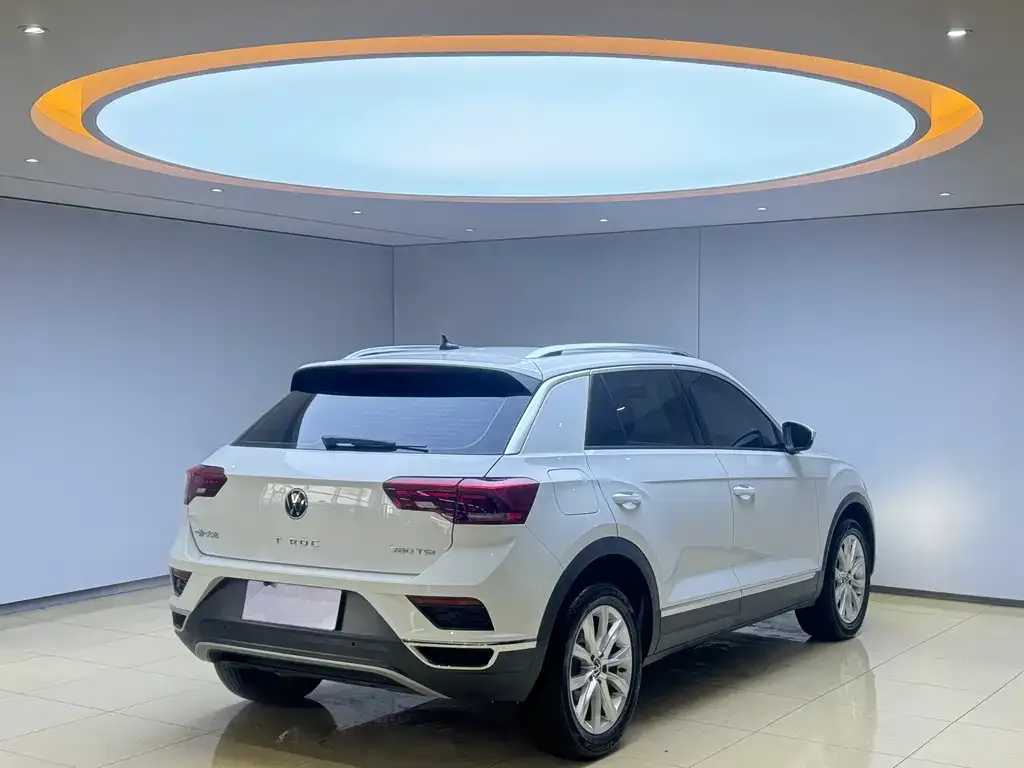 Volkswagen T-Roc — фото 6