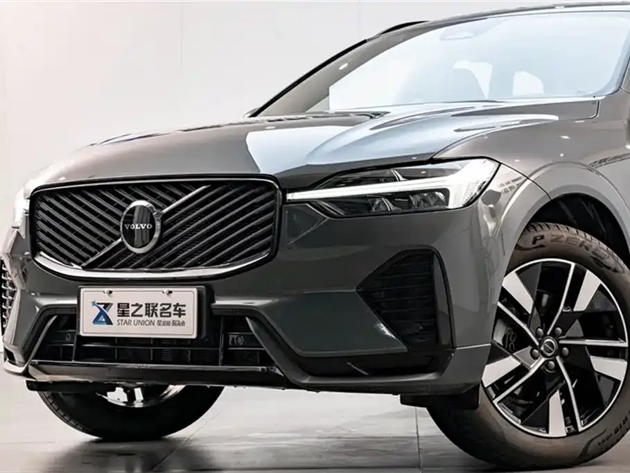 Volvo XC60 — фото 10