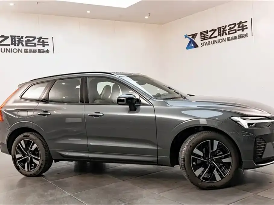 Volvo XC60 — фото 4