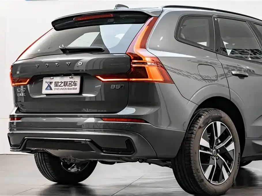 Volvo XC60 — фото 9
