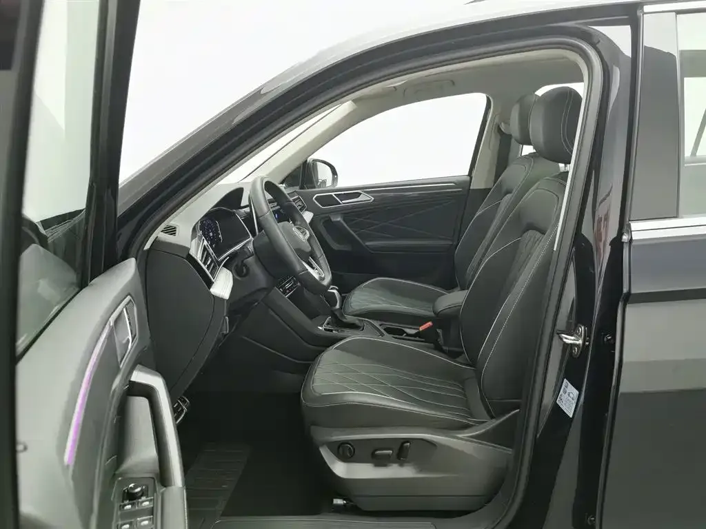 Volkswagen Tiguan L 2024 из CN, фото 8