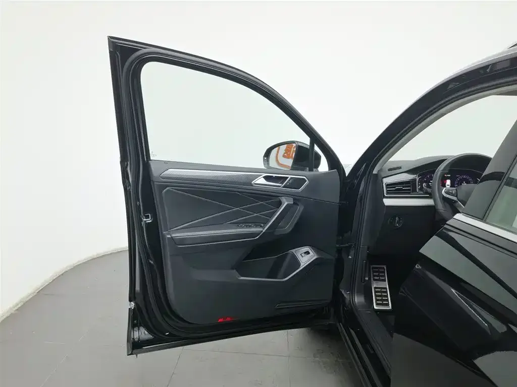 Volkswagen Tiguan L 2024 из CN, фото 5