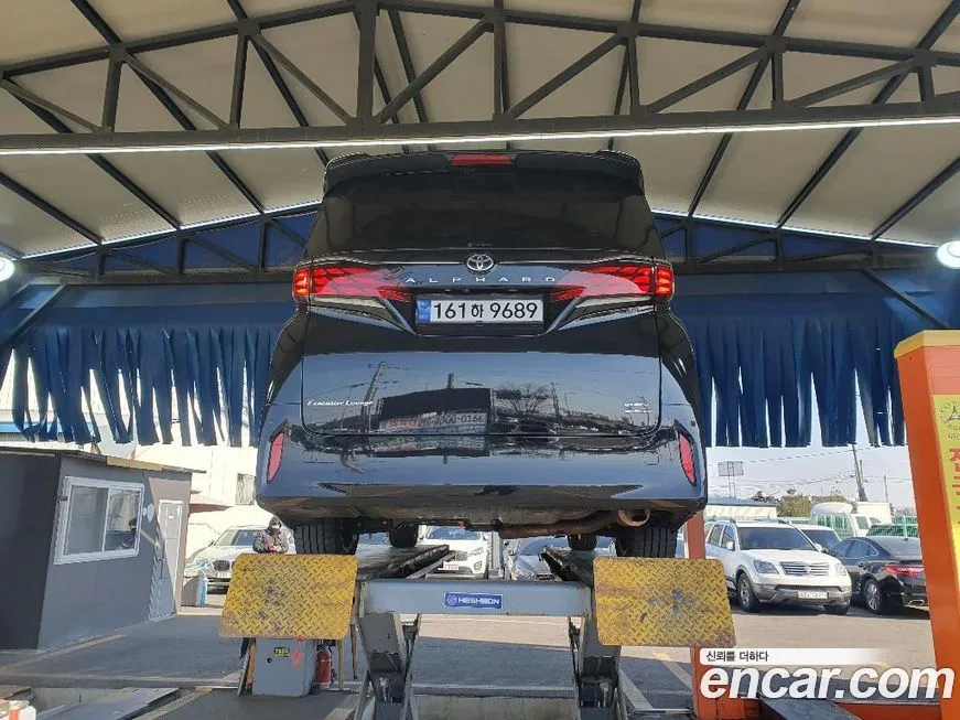 Toyota Alphard 2024 из KR, фото 3