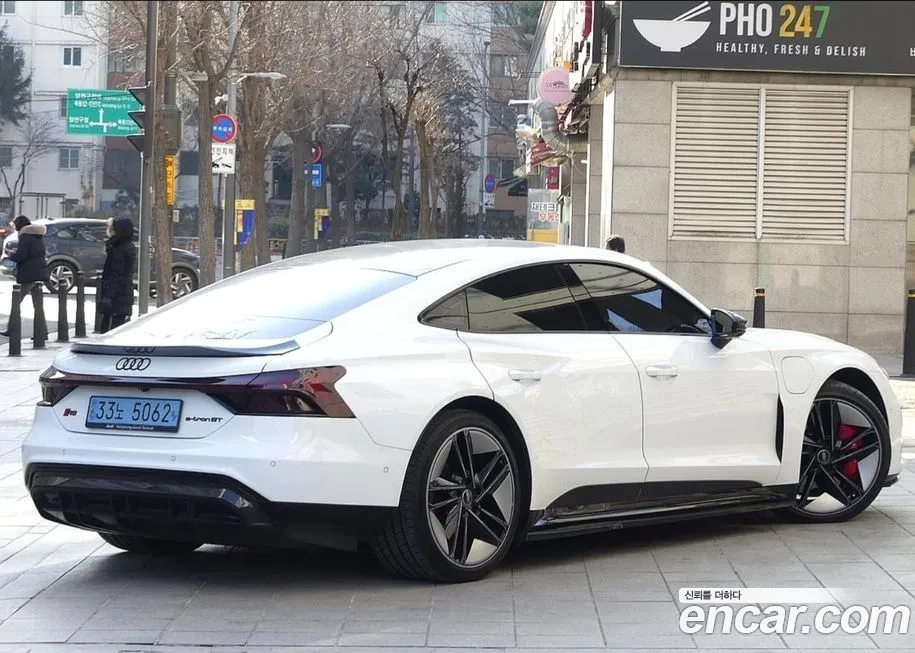 Audi RS e-tron GT 2022 из KR, фото 6