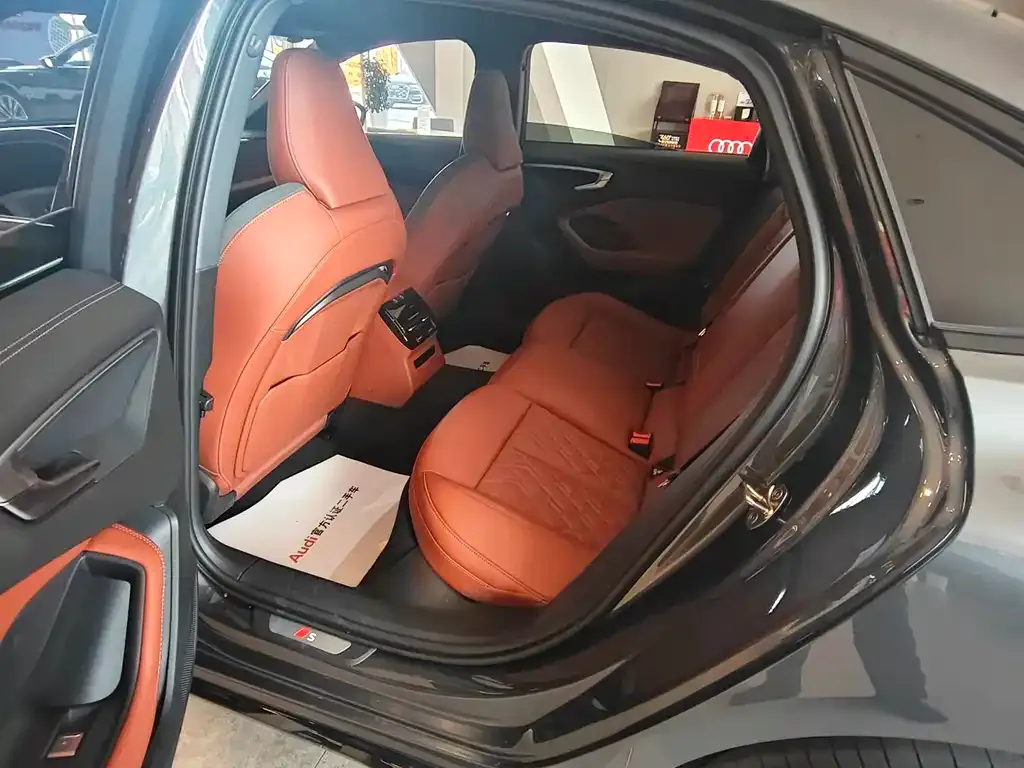 Audi A5L 2025 из CN, фото 4
